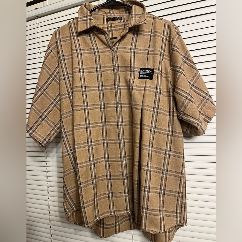 XL Oversized Khaki Unisex Button up Shirt!! 🌟